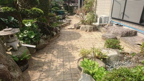庭終い　ステップ１（通路の改善、植栽スペースの限定）