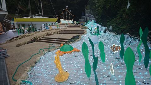 ネスタリゾート神戸　　　イルミネーション園庭　　　(海底をイメージしたサンゴ石の庭）
