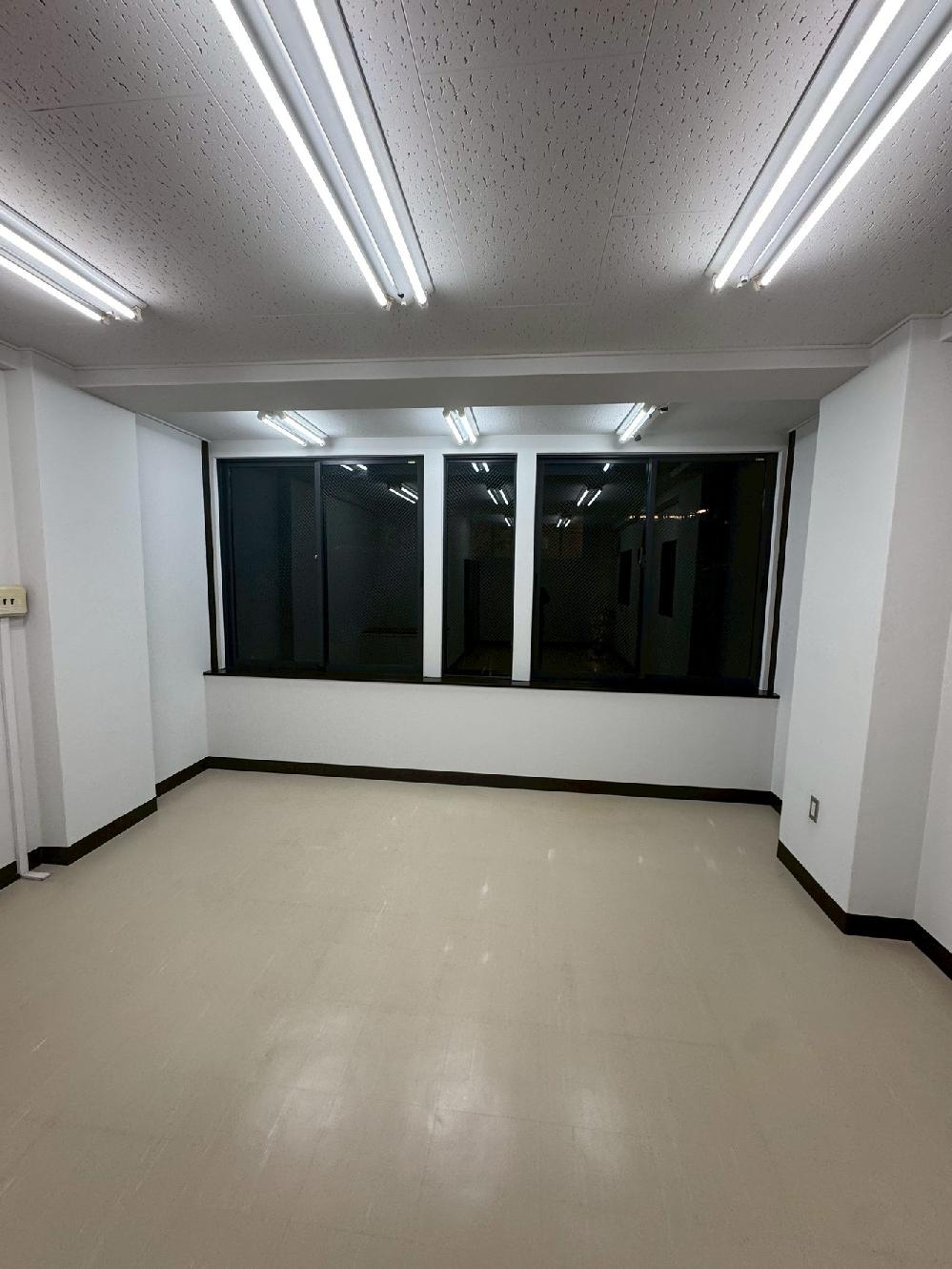 �����H��������̓h�����i�A�y�ъ��H�ʐ^