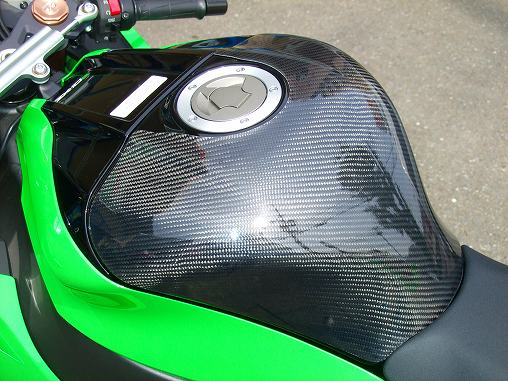 【絶版品】ZX-10R 04  燃料タンク