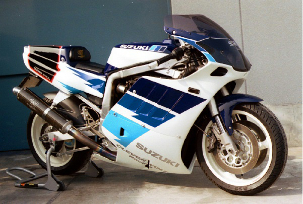 ８９～'９２ ＧＳＸ－Ｒ１１００ タイプⅠフルカウルＡｓｓｙ   レース