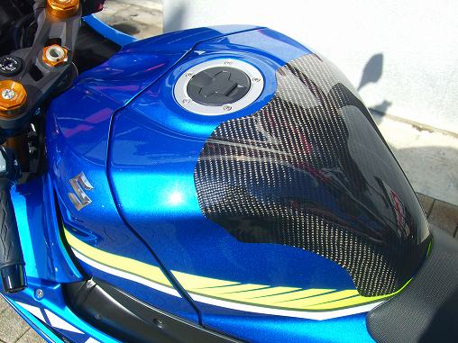 １７～ ＧＳＸ-Ｒ１０００ タンクプロテクター<TANK PROTECTOR
