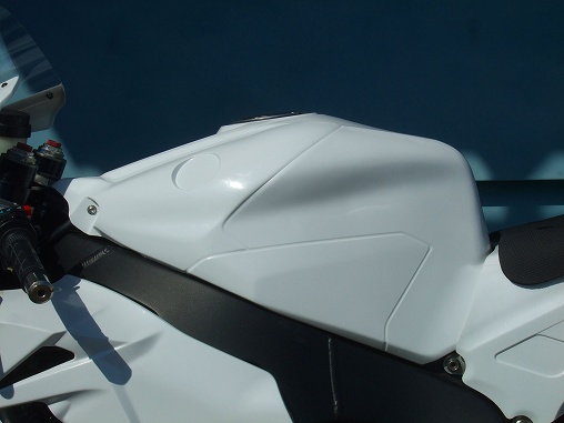 17～'19 CBR1000RR タンクカバー<TANK COVER