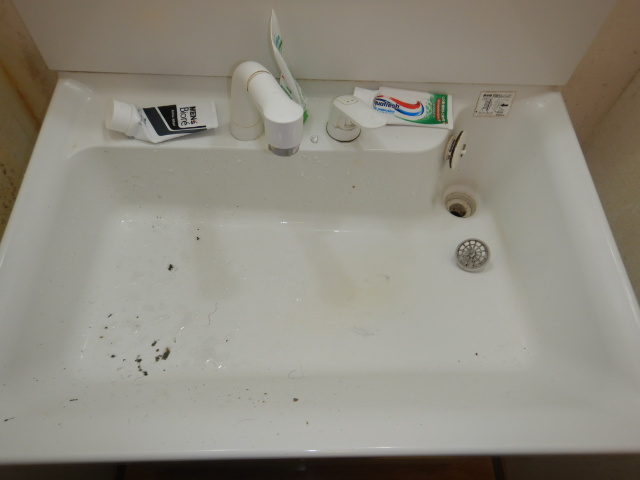 洗面所の排水管洗浄