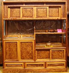 NO 335　 日本の肥松飾り棚　( 金襴杢 ) 準 備で.処分特別安　当店通常￥380万を特価￥150万現品限りになります。