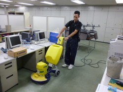 ビル清掃・メンテナンス