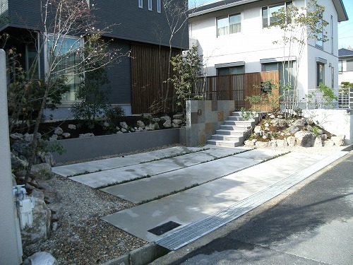 玄関 ｱﾌﾟﾛｰﾁ施工例 有限会社 近代建築庭園 外構工事 造園 奈良