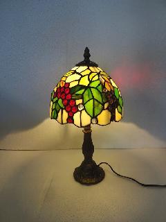 LED電球対応　ランプ  ステンドガラスのテーブルランプ 電球付き ブドウ　葡萄　004