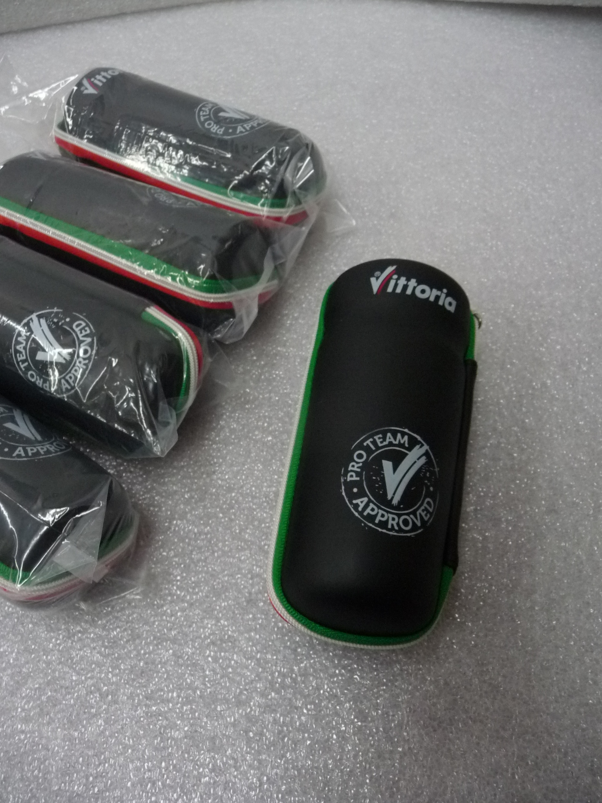 Vittoria PREMIUM ZIP TOOL Case/ӥåȥꥢ ץߥॸåץġ륱¨Ǽ߸ˤ