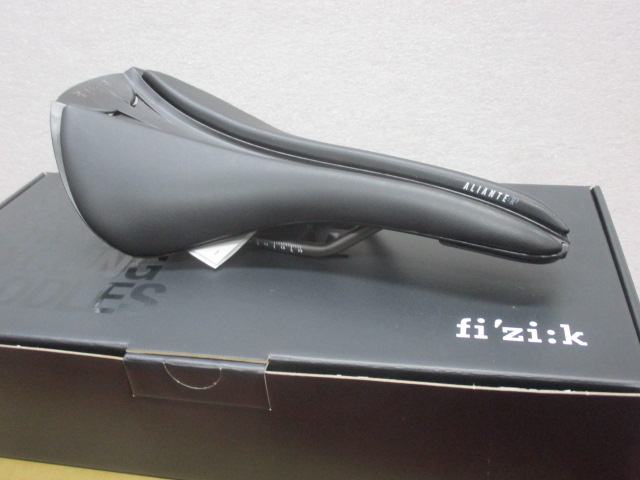 SELLE ROYAL FI'ZI:K VERSUS EVO ALIANTE R3 kiumレール/セラロイヤル