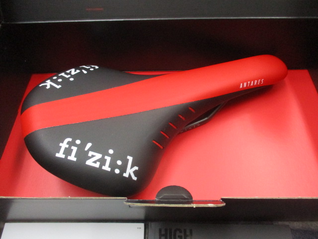 SELLE ROYAL FI'ZI:K Limited Color Edition ANTARES R3 kiumレール