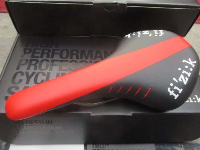 SELLE ROYAL FI'ZI:K Limited Color Edition ANTARES R3 kiumレール