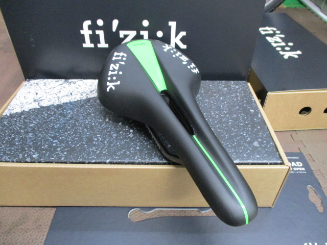 SELLE ROYAL FI'ZI:K Limited Color Edition ANTARES R3 OPEN kium