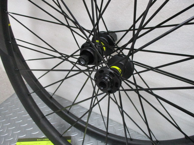 MAVIC Cosmic SLR 32 DISC/マビック コスミック SLR 32