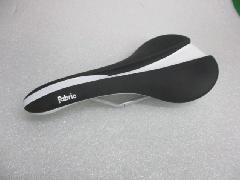 FABRIC Line Elite Shallow 142mm CrMo Saddle /ファブリック ライン シャロウ 142mmワイド クロモリレール 【ブラック/ホワイト】特価販売中!即納在庫あり