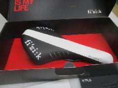SELLE ROYAL FI'ZI:K Limited Color Edition ANTARES R3 kiumレール/セラロイヤル フィジーク アンタレス R3 リミテッドカラーエディション キウムレール ( レギュラー) 【ブラック/ホワイト】特価販売中! 即納在庫あり!
