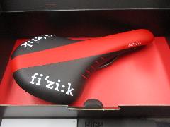 SELLE ROYAL FI'ZI:K Limited Color Edition ANTARES R3 kium[/ZC@tBW[N@A^X@qR@~ebhJ[GfBV@LE[@(Ch) yubN/bhzv܂B