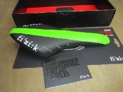 SELLE ROYAL FI'ZI:K Limited Color Edition ARIONE R3 kiumレール/セラロイヤル フィジーク アリオネ R3 リミテッドカラーエディション キウムレール (レギュラー) 【ブラック/グリーン】特価販売中!即納在庫あり!
