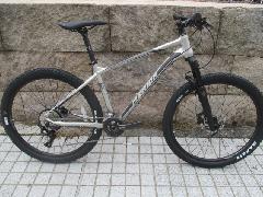 2019〜2020継続モデル MERIDA BIG SEVEN 500/2019〜2020継続モデル メリダ ビッグセブン 500 特価中! 【シルクチタン (シルバー/ブラック) =ES49】カラー