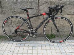 現品特価!2016モデル FELT ZW95/2016モデル現品特価! フェルト ZW95 低床 サイズモデル 【マットブラック&レッド】 Petite=430mm 超特価!定価の25%OFF ★ラスト1台即納在庫あり!