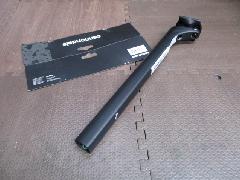 2020 HollowGram SL 27 KNOT Carbon Seatpost/2020モデル ホログラム SL 27 ノット カーボンエアロ シートポスト 15mmオフセット 品番(K2601015) 特価中!