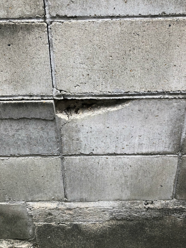 ブロック塀の破損・亀裂補修