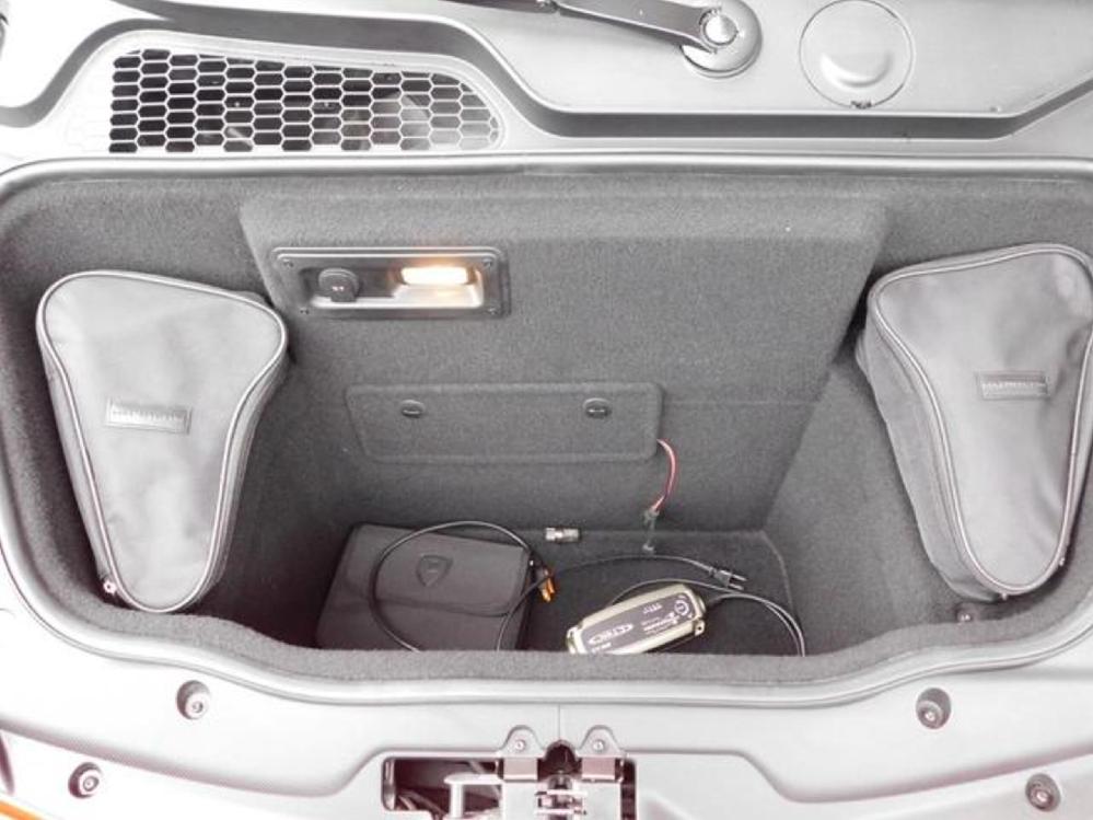 �����{���M�[�j �E���J���X�p�C�_�[