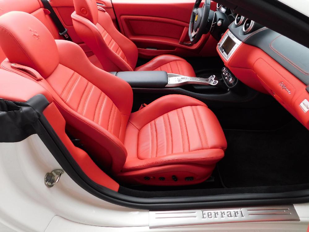 �t�F���[�� �J���t�H���j�A