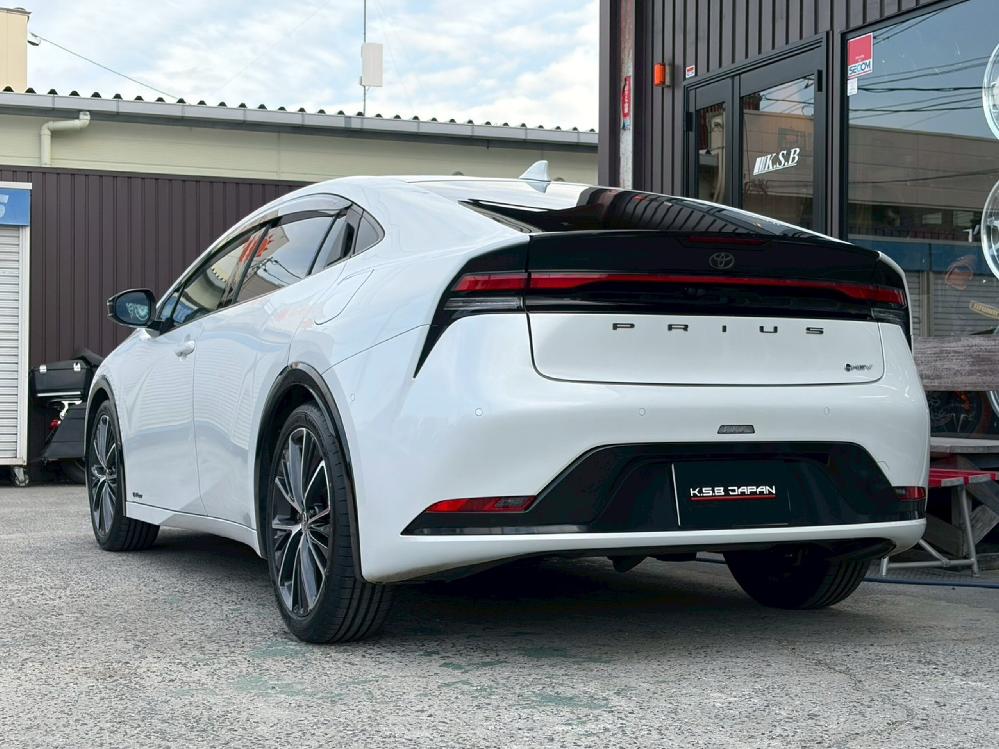 �g���^ �v���E�X