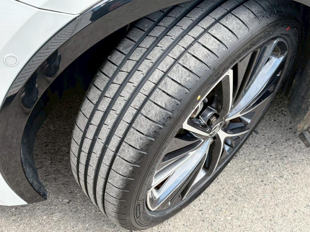 �g���^ �v���E�X