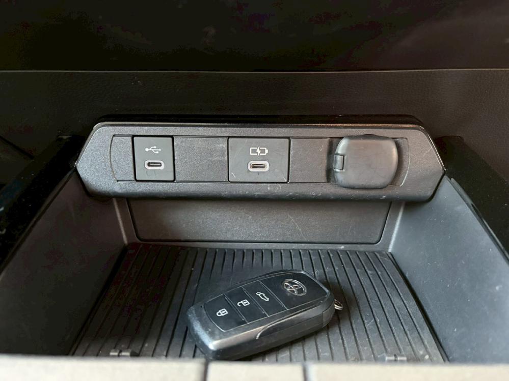 �g���^ �v���E�X