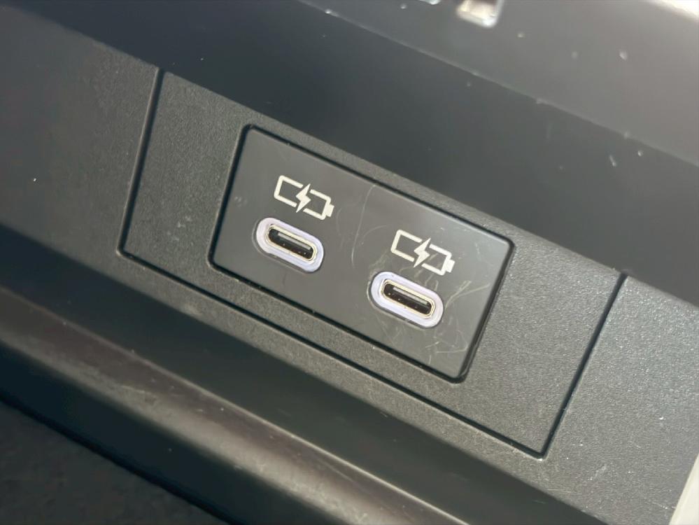 �g���^ �v���E�X