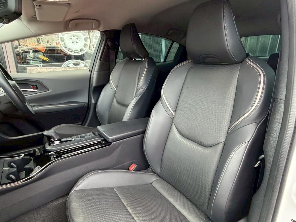 �g���^ �v���E�X