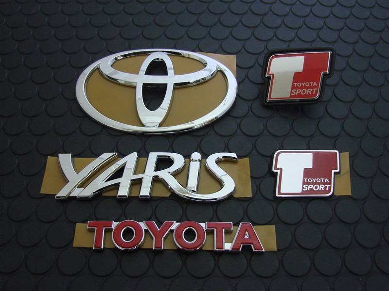 YARIS TS EMBLEM SET