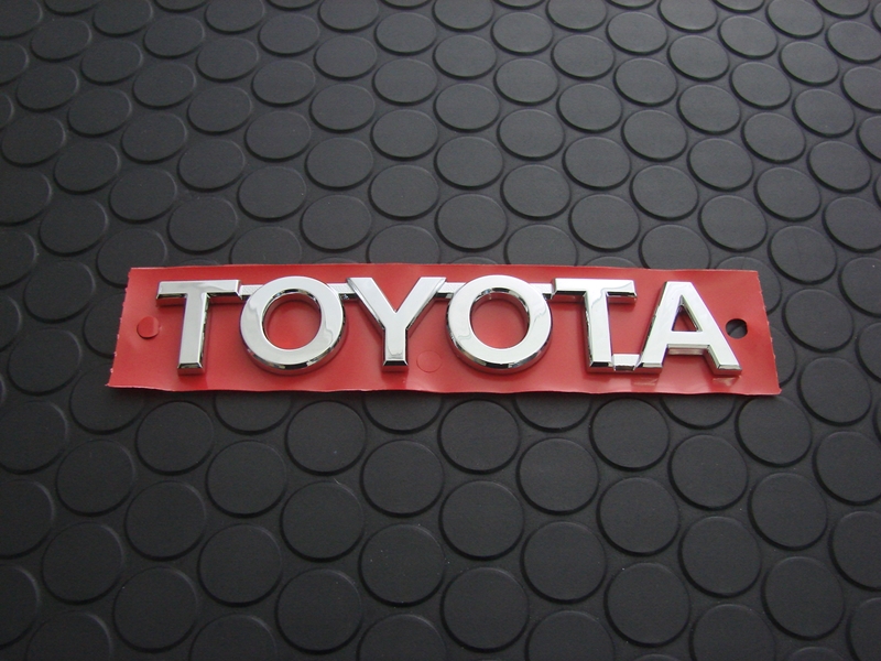 REAR TOYOTA EMBLEM