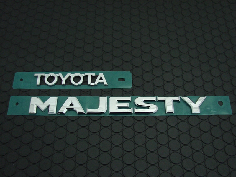 TOYOTA MAJESTY EMBLEM