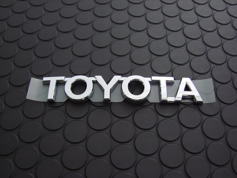 REAR TOYOTA EMBLEM