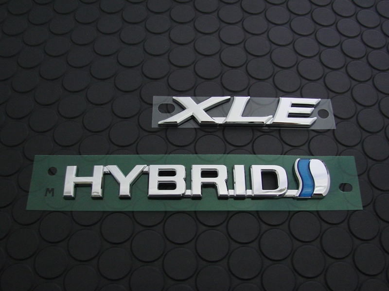 REAR XLE HYBRID EMBLEM