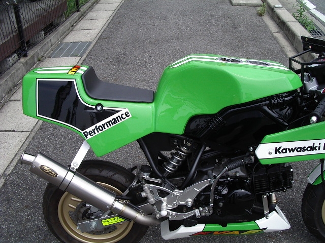 タンク シートカウル ｐｋ３０７０２ バイクショップ プレジャー