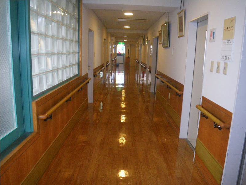 東京都江戸川区の病院施設内の廊下床清掃