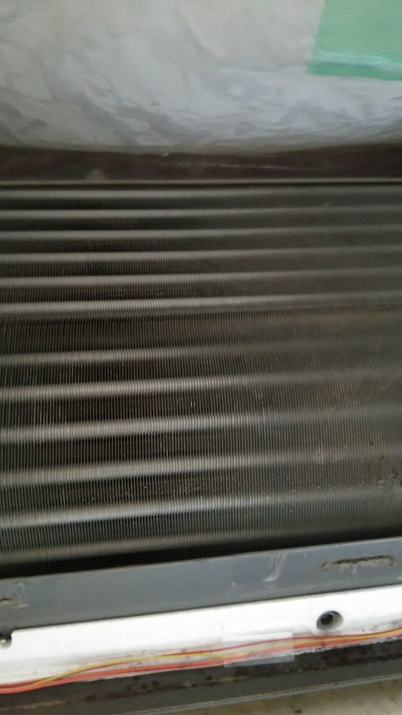 洗浄前の室内機熱交換器