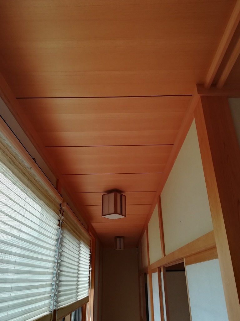 杉　赤身の柾目天井板