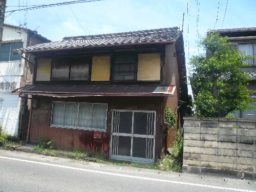 愛知県一宮市で木造2階建ての住居解体工事