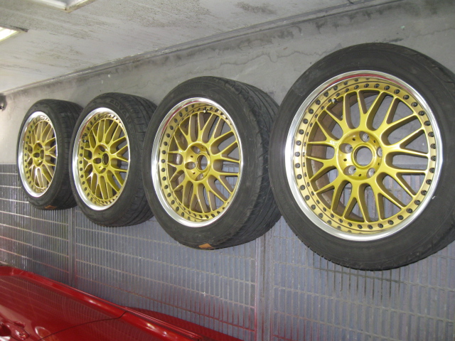 �q�r�|�W�@�A���~�z�C�[���h���C��