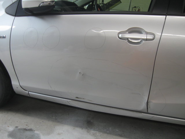 �A�N�A�̃t�����g�h�A�C��