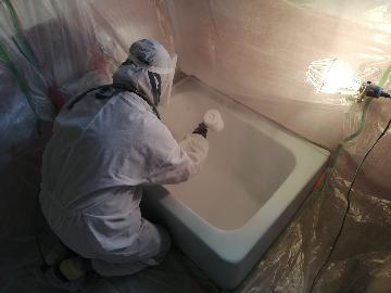 浴槽塗装研修の光景