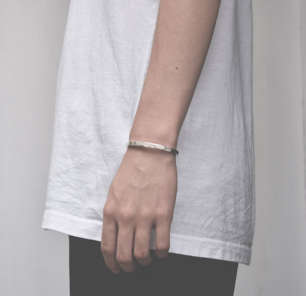 STUDEBAKER METALS WORKSHOP CUFF SILVER/HI POLISH｜ジャスティン