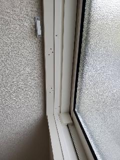 窓枠のリペア補修工事