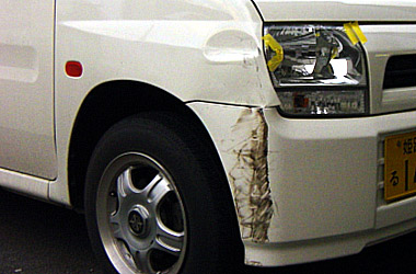 施工実績 車を擦った時にできたキズ 伊田自動車板金塗装