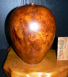 NO 87　　屋久杉　壷　光明杢（キラキラ)　　                   木目が細かく油の強いきれいな品です.　   　（台別） 　　　　　特別価　１３万円　　　　　　